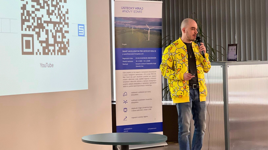 Jak nastartovat inovace ve firmě pomocí AI? AI není jen pouhý pojem – je to klíč k efektivitě, automatizaci a vyšší konkurenceschopnosti! Jak na to v praxi? To bylo hlavním tématem konference pořádané ICUK – Inovačním centrem Ústeckého kraje, kde nechyběl ani náš AI specialista Marek Bartoš! Ten na konferenci představil konkrétní příklady z firemní praxe – jak může AI zautomatizovat procesy, zvýšit efektivitu a zjednodušit práci i osobní život.