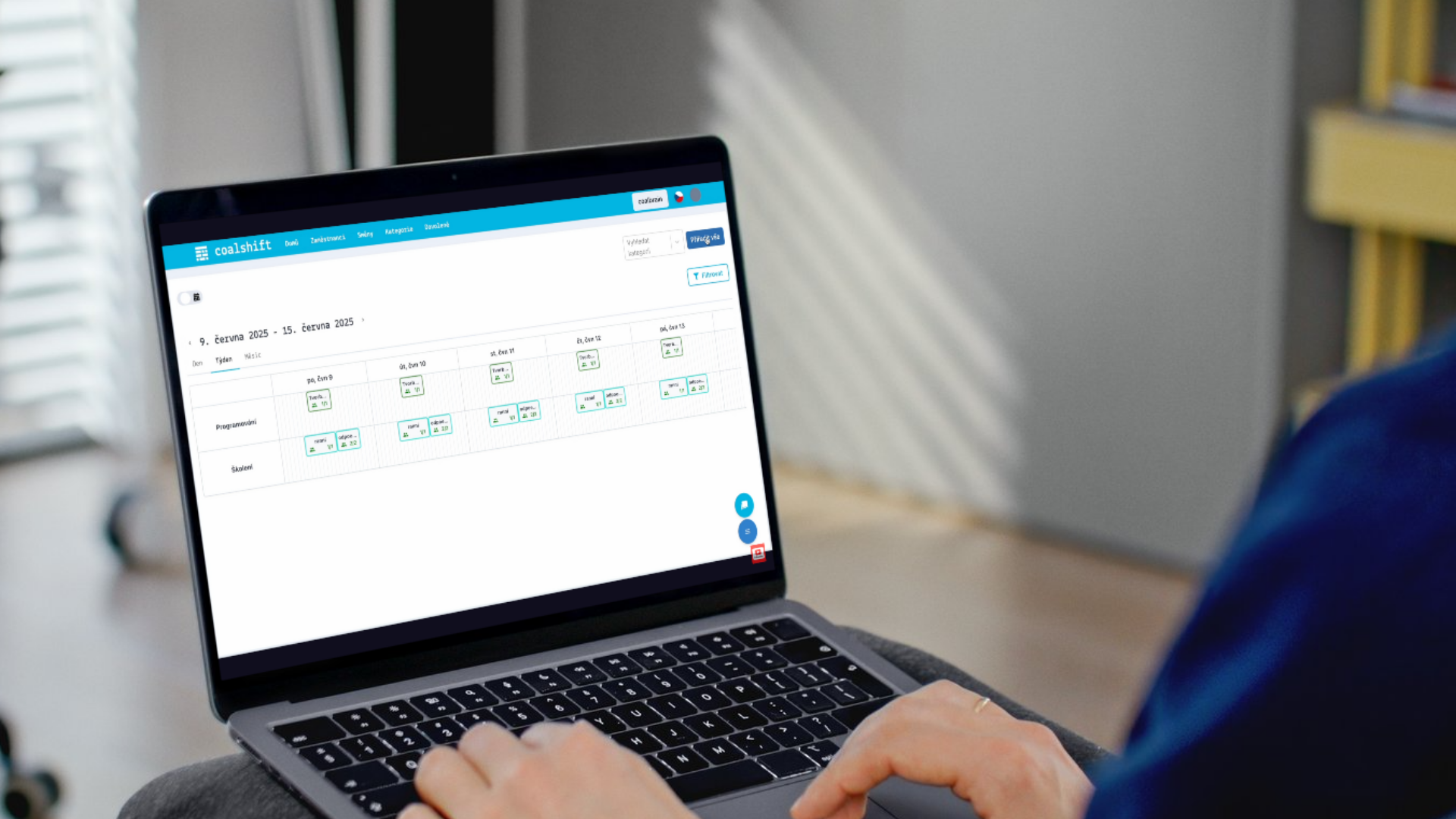 Plánujte směny chytře a efektivně! Ušetřete až 50 % času stráveného plánováním směn. Automatizujte, zrychlete, digitalizujte. Plánování směn nikdy nebylo jednodušší! Coalshift je inteligentní systém pro plánování směn, který automatizuje procesy, zohledňuje preference zaměstnanců, dodržuje legislativu a umožňuje rychlé přesuny směn i přehledné reporty.
