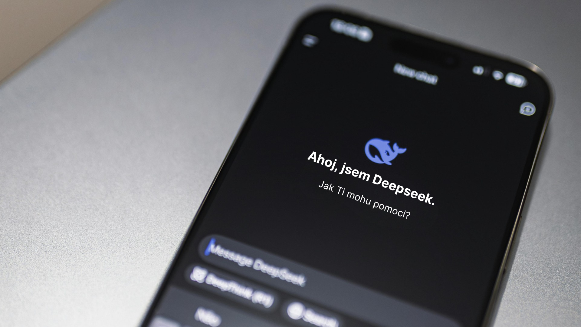 Apple přechází na AI revoluci! Zvolte si vlastní model pro iPhone a usnadněte si práci. Více o využívání AI nástrojů ve firmách – kurzy a nástroje pro automatizaci.